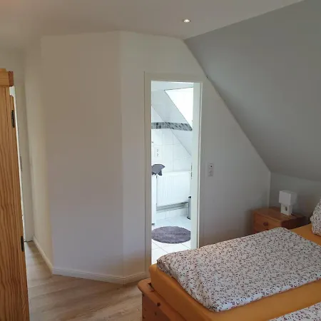 Hus-annett-luechttoorm * Tating